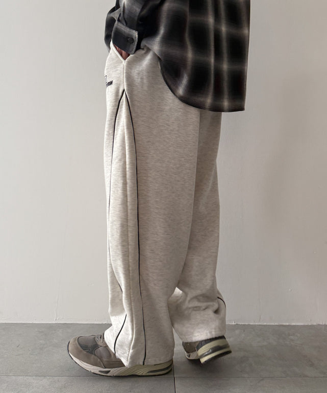 ホワイト モデル：175cm L着用