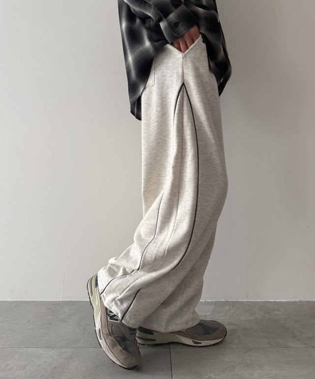 ホワイト モデル：175cm L着用