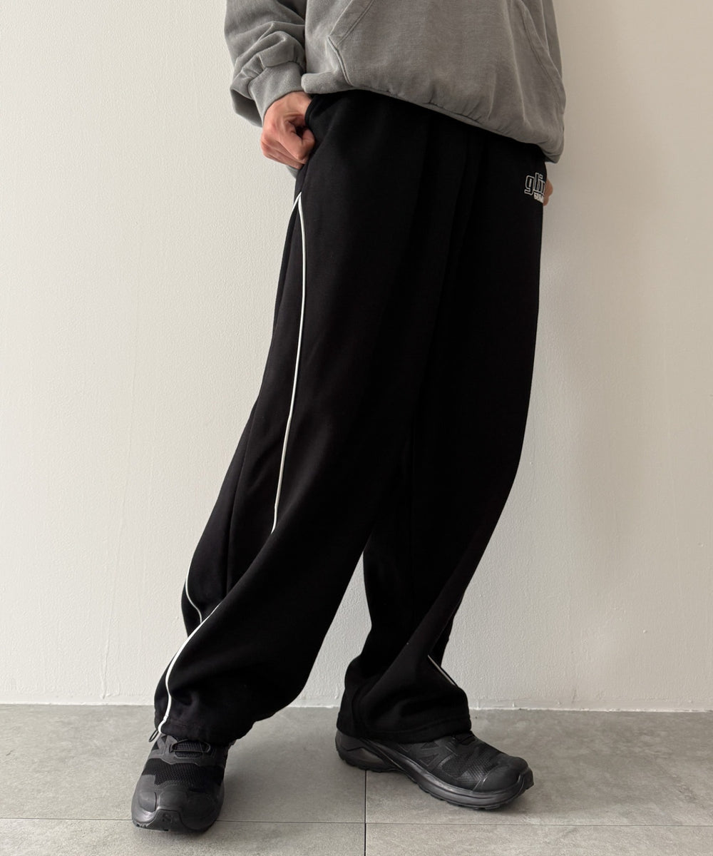 ブラック モデル：175cm L着用