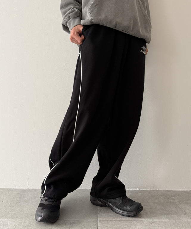 ブラック モデル：175cm L着用