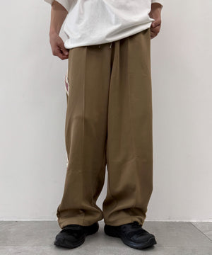 ベージュ モデル：175cm F着用