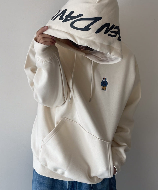 ホワイトアイボリー モデル：175cm L着用