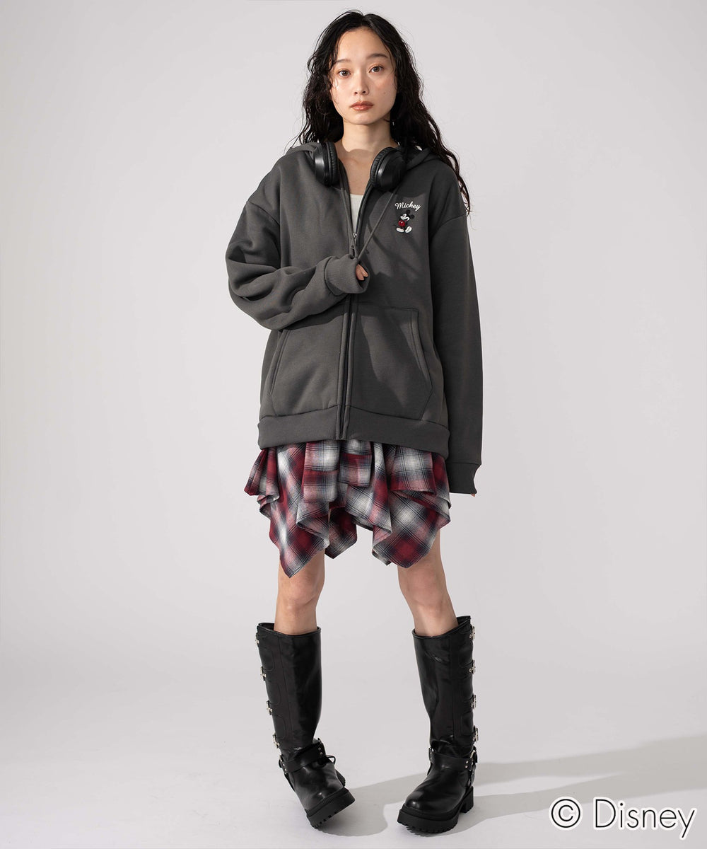 スミクロ モデル：161cm L着用