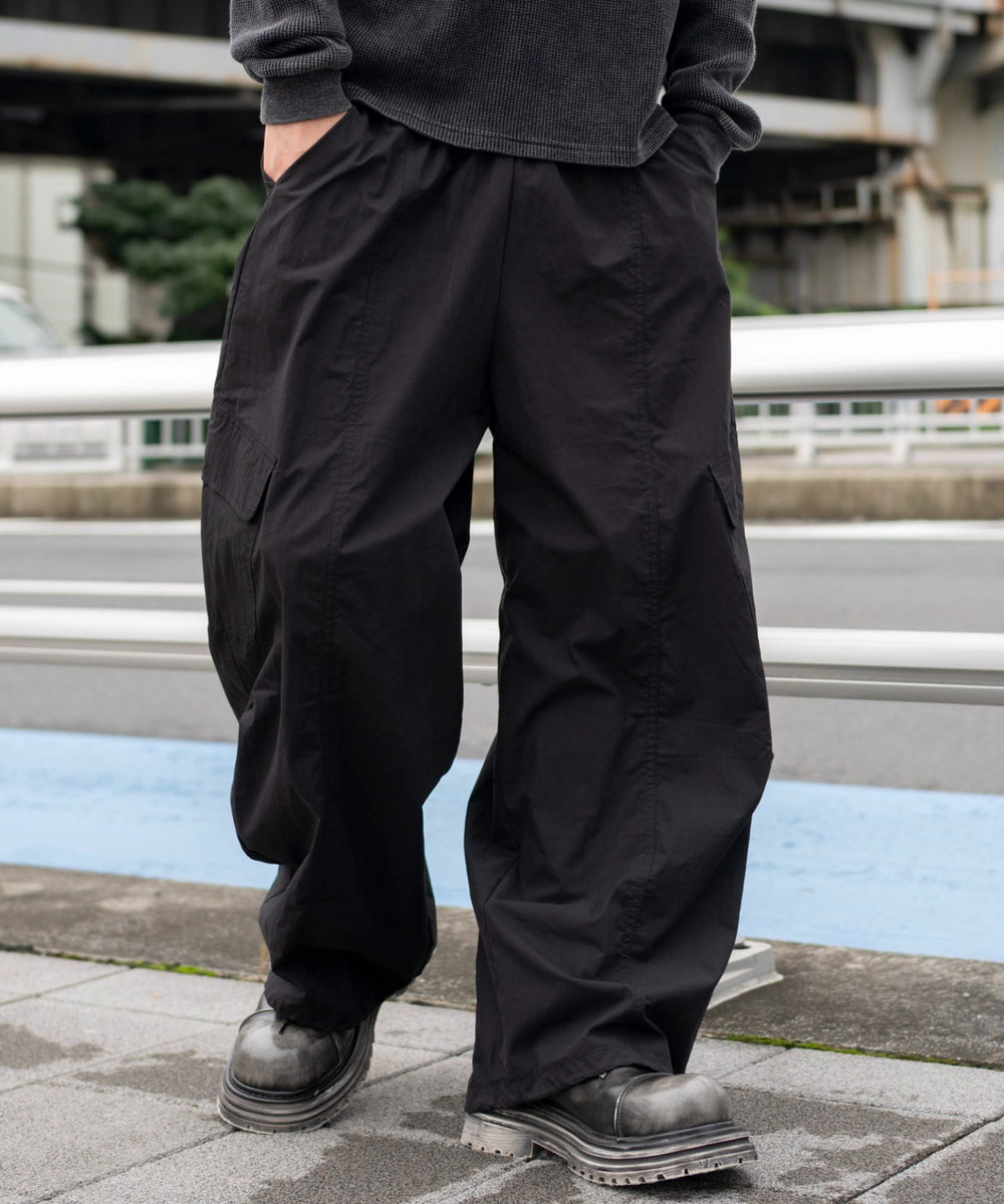 ブラック モデル：182cm L着用