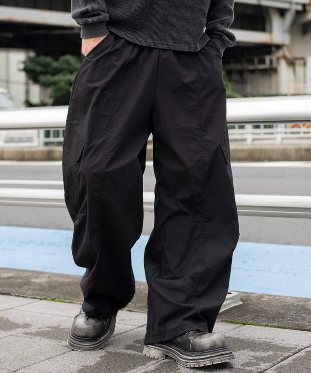 ブラック モデル：182cm L着用