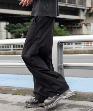 ブラック モデル：182cm L着用