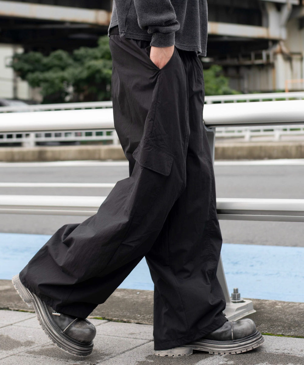 ブラック モデル：182cm L着用