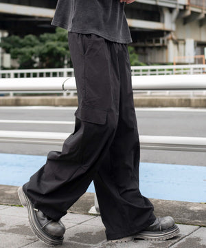 ブラック モデル：182cm L着用