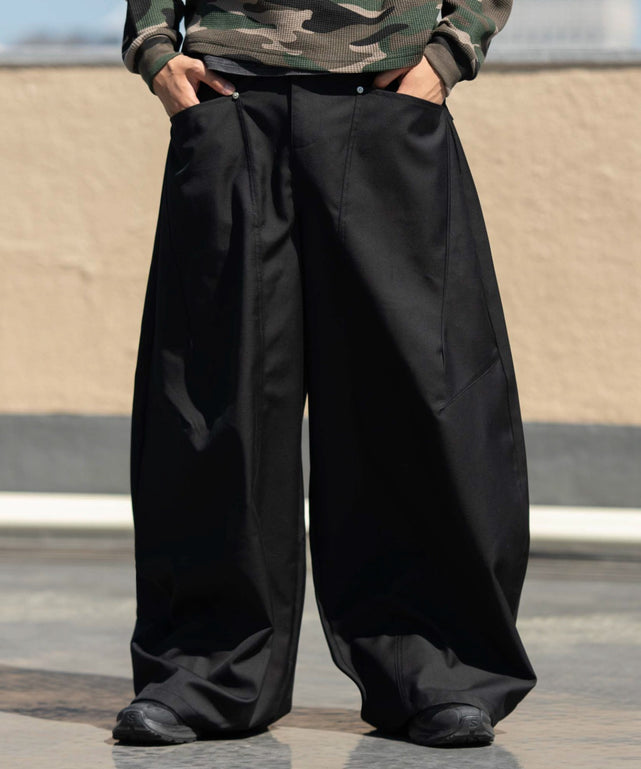 ブラック モデル：180cm L着用