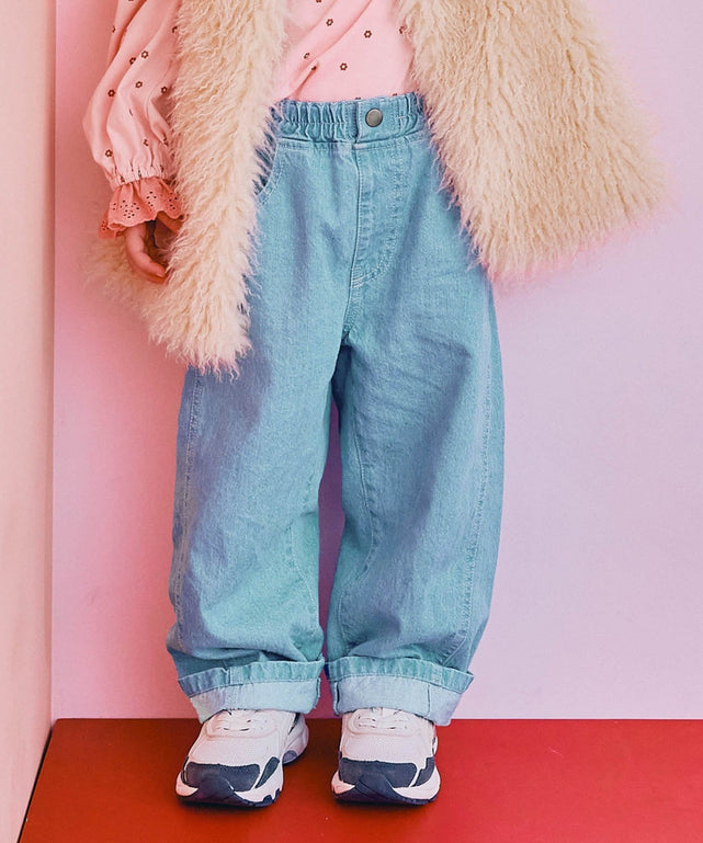 【kids】 総柄ツイル/デニムパンツ/デニム淡 モデル:101cm 110サイズ着用