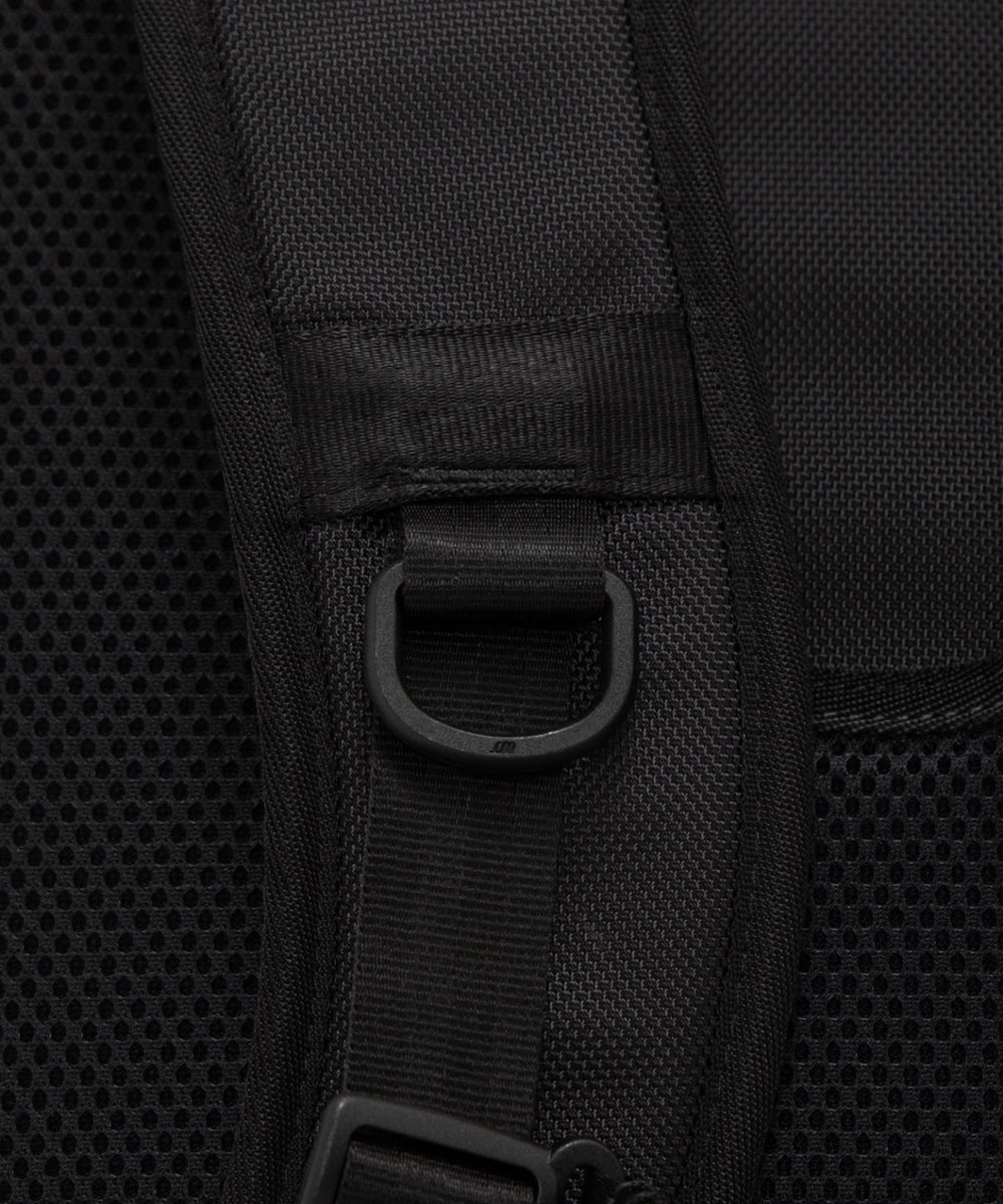 NEWERA　CARRIER　PACK　251