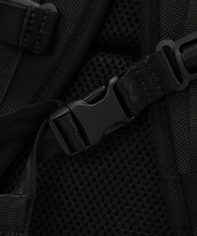 NEWERA　CARRIER　PACK　251