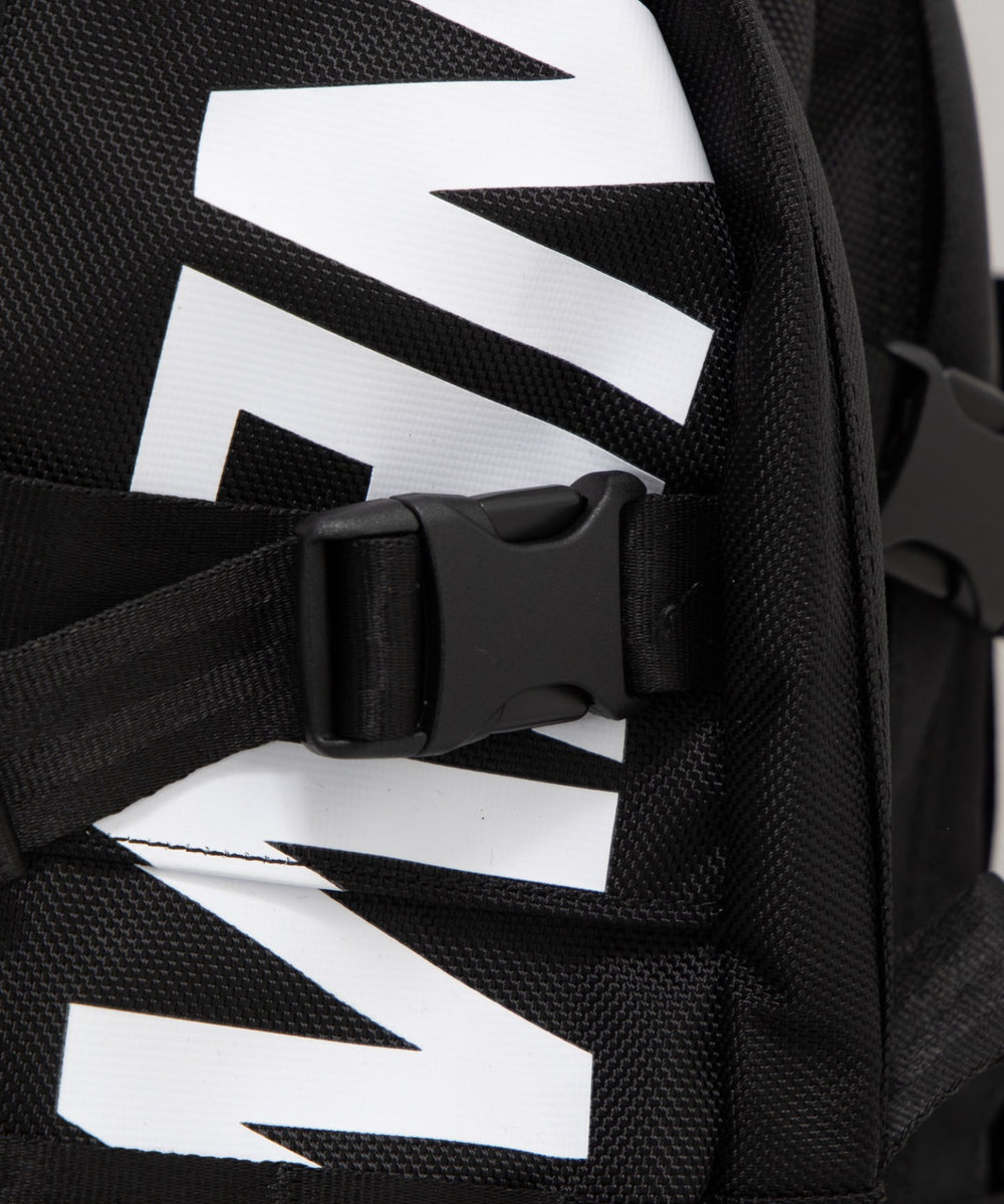 NEWERA　CARRIER　PACK　251