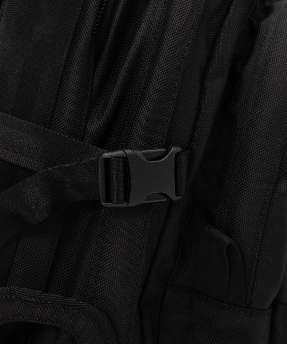 NEWERA　CARRIER　PACK　251