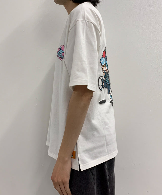 ホワイト　モデル:175cm L着用