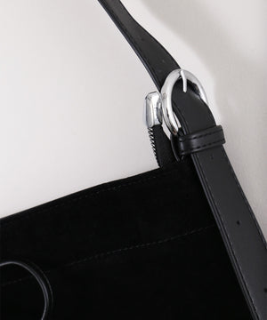 リボンスウェードタッチショルダーバッグ