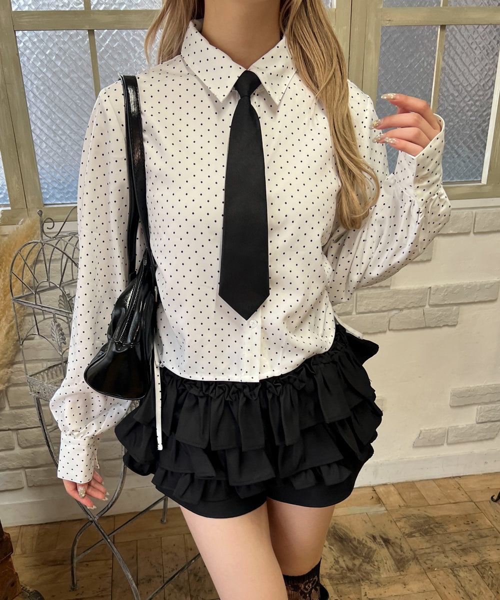 ホワイト モデル：160㎝ F着用