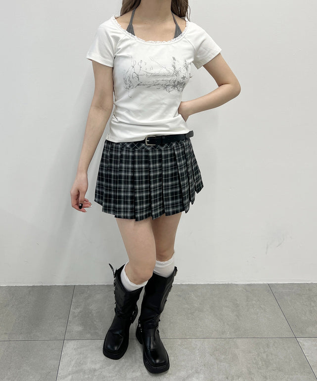 ホワイト モデル：160㎝ F着用