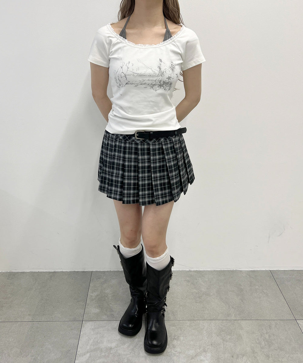 ホワイト モデル：160㎝ F着用