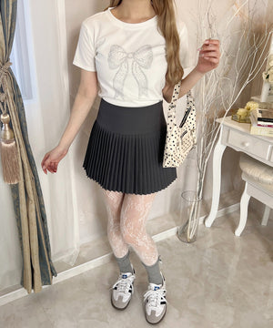 ホワイト モデル：160㎝ F着用