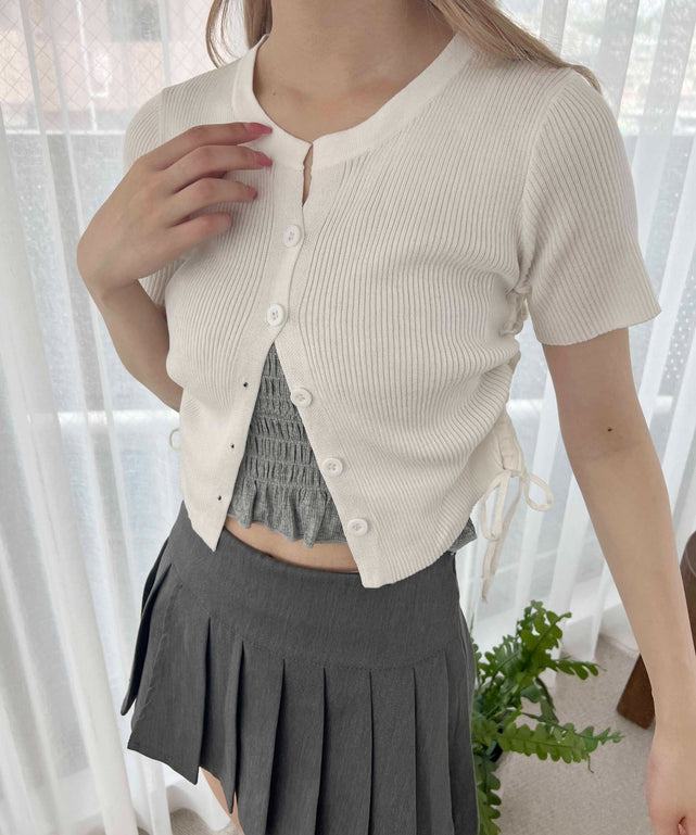 ホワイト モデル：160㎝ F着用