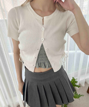 ホワイト モデル：160㎝ F着用