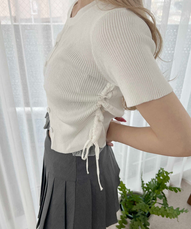 ホワイト モデル：160㎝ F着用