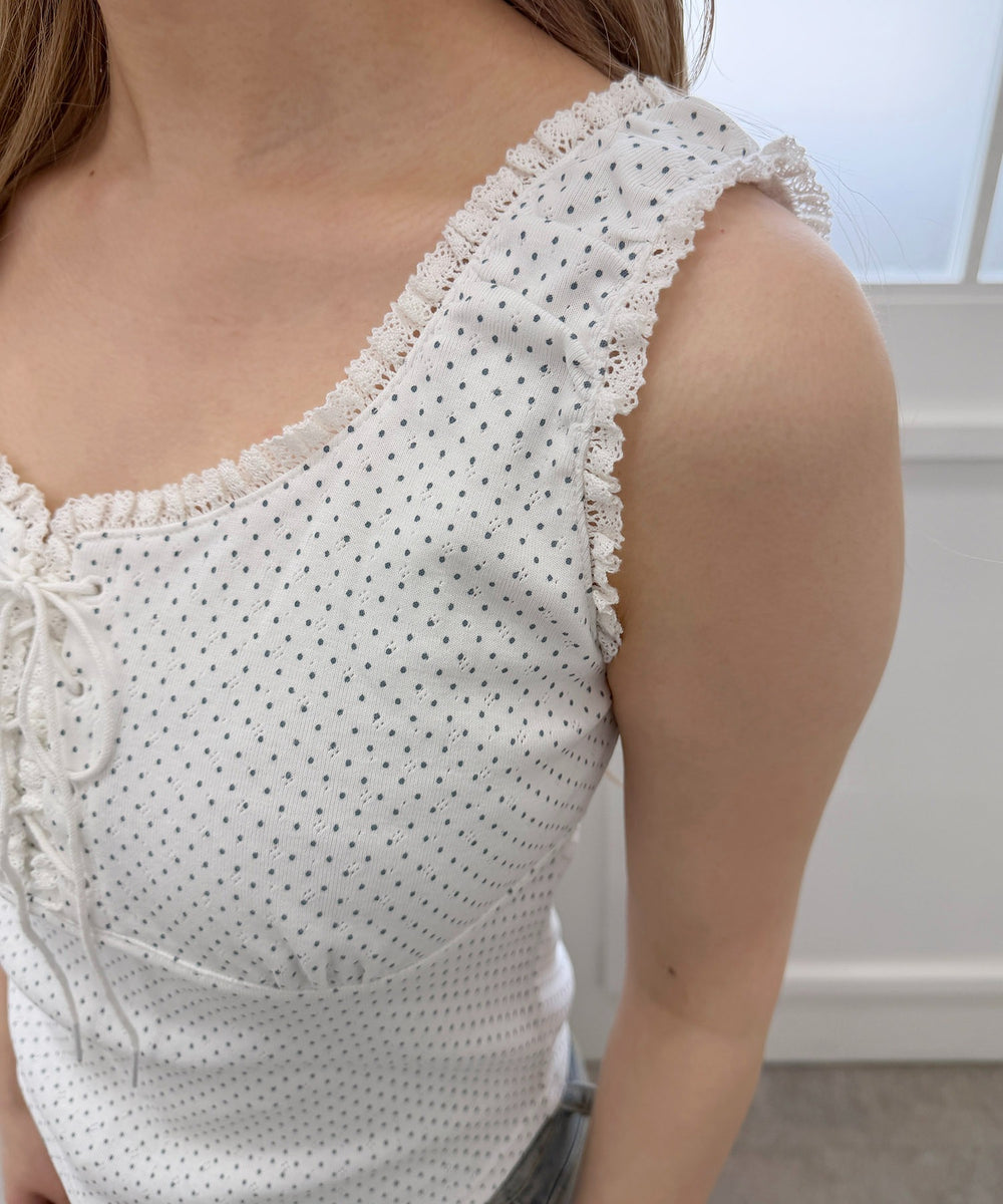 ホワイト モデル：160㎝ F着用