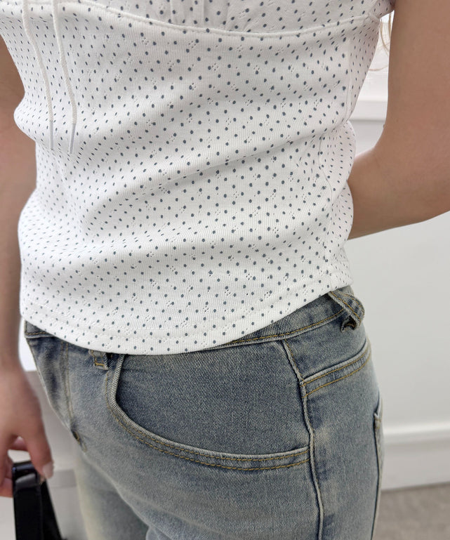 ホワイト モデル：160㎝ F着用