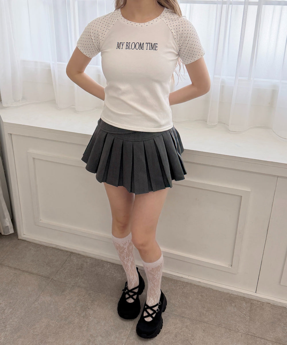 ホワイト モデル：160㎝ F着用