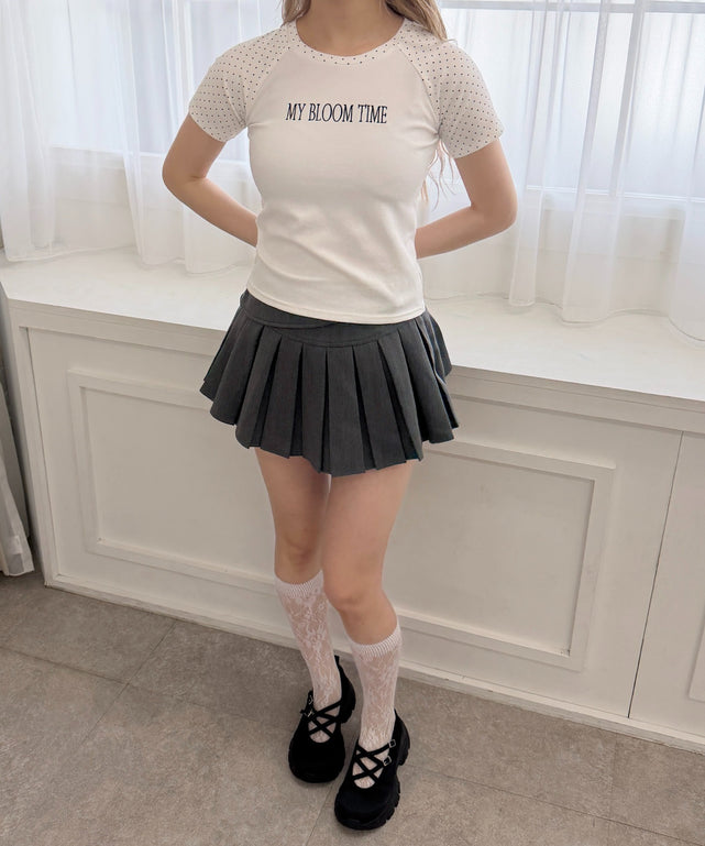 ホワイト モデル：160㎝ F着用