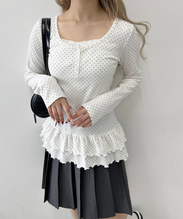 ホワイト モデル：160㎝ F着用