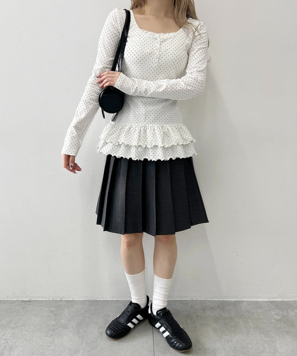 ホワイト モデル：160㎝ F着用