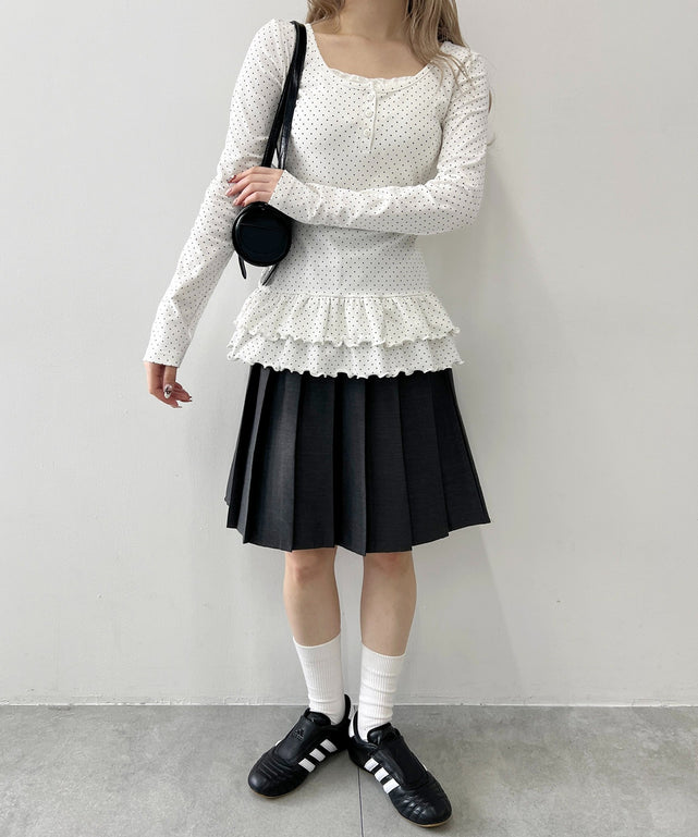 ホワイト モデル：160㎝ F着用