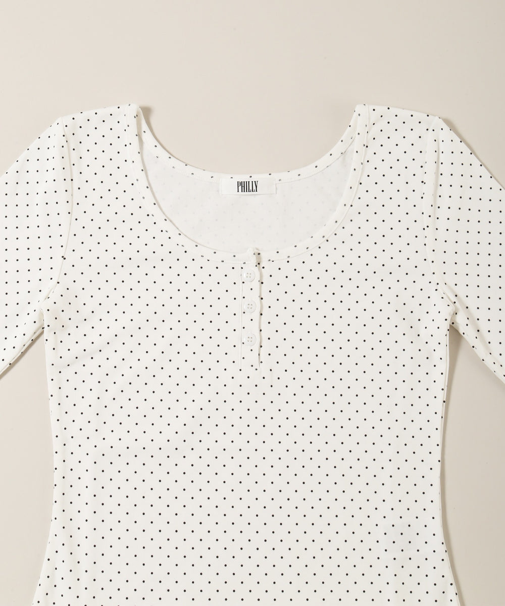 ヘムフリルドットヘンリーネックトップス