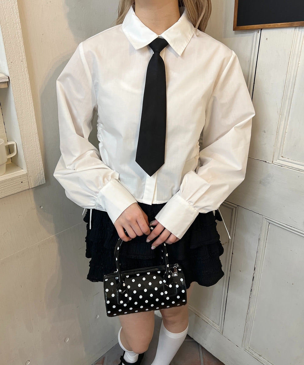 ホワイト モデル：160㎝ F着用