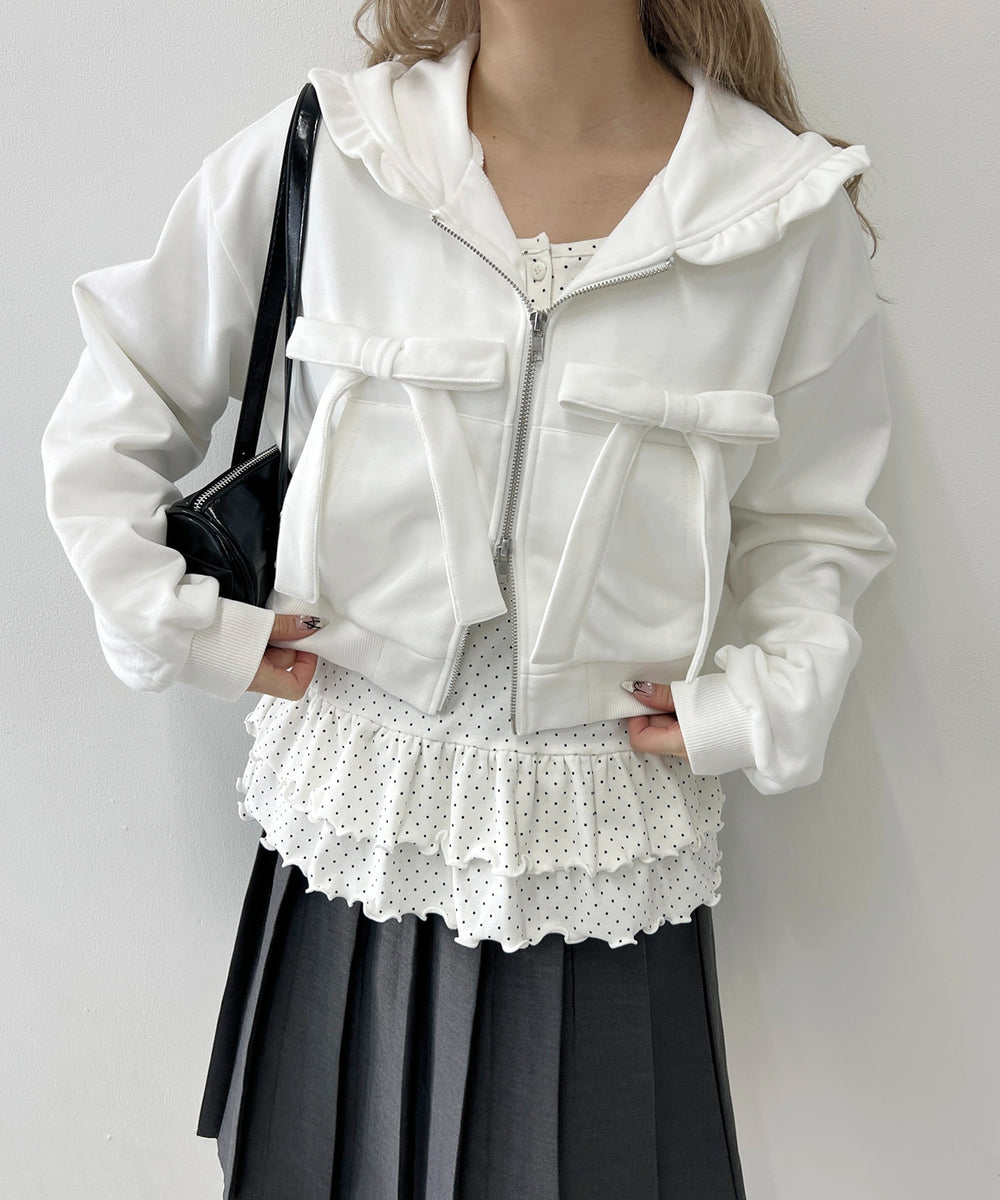 ホワイト モデル：160㎝ F着用