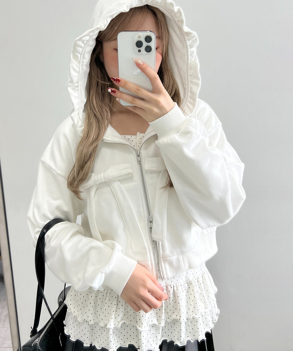 ホワイト モデル：160㎝ F着用