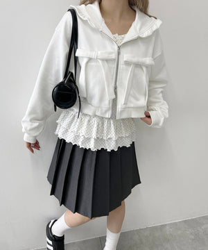 ホワイト モデル：160㎝ F着用