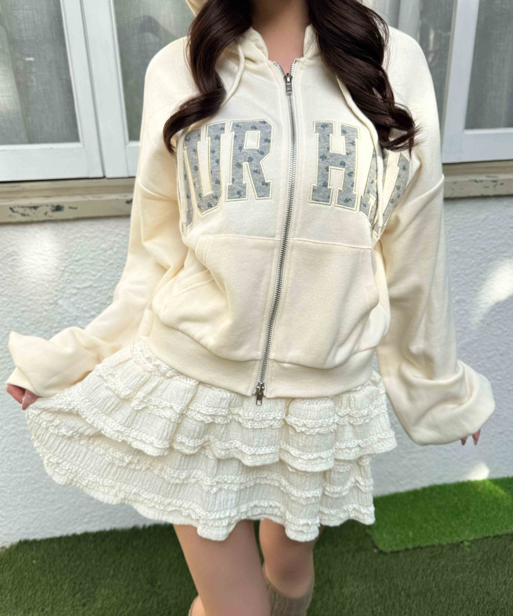 ホワイトアイボリー モデル：157㎝ F着用