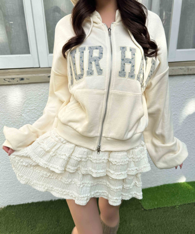 フラワーパッチロゴジップパーカー/ホワイトアイボリー モデル：157㎝ F着用