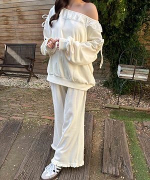 ホワイトアイボリー モデル：157㎝ F着用