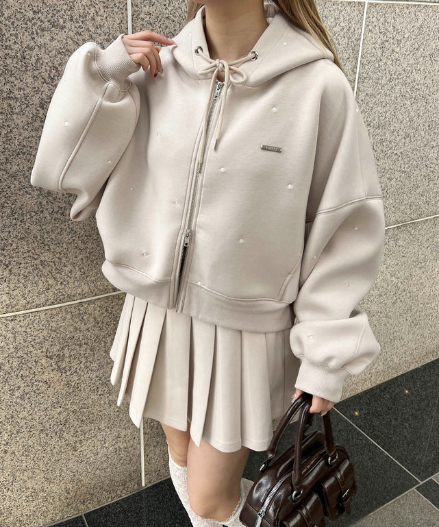 ドットダンボールニットパーカー/ベージュ モデル：160㎝ F着用