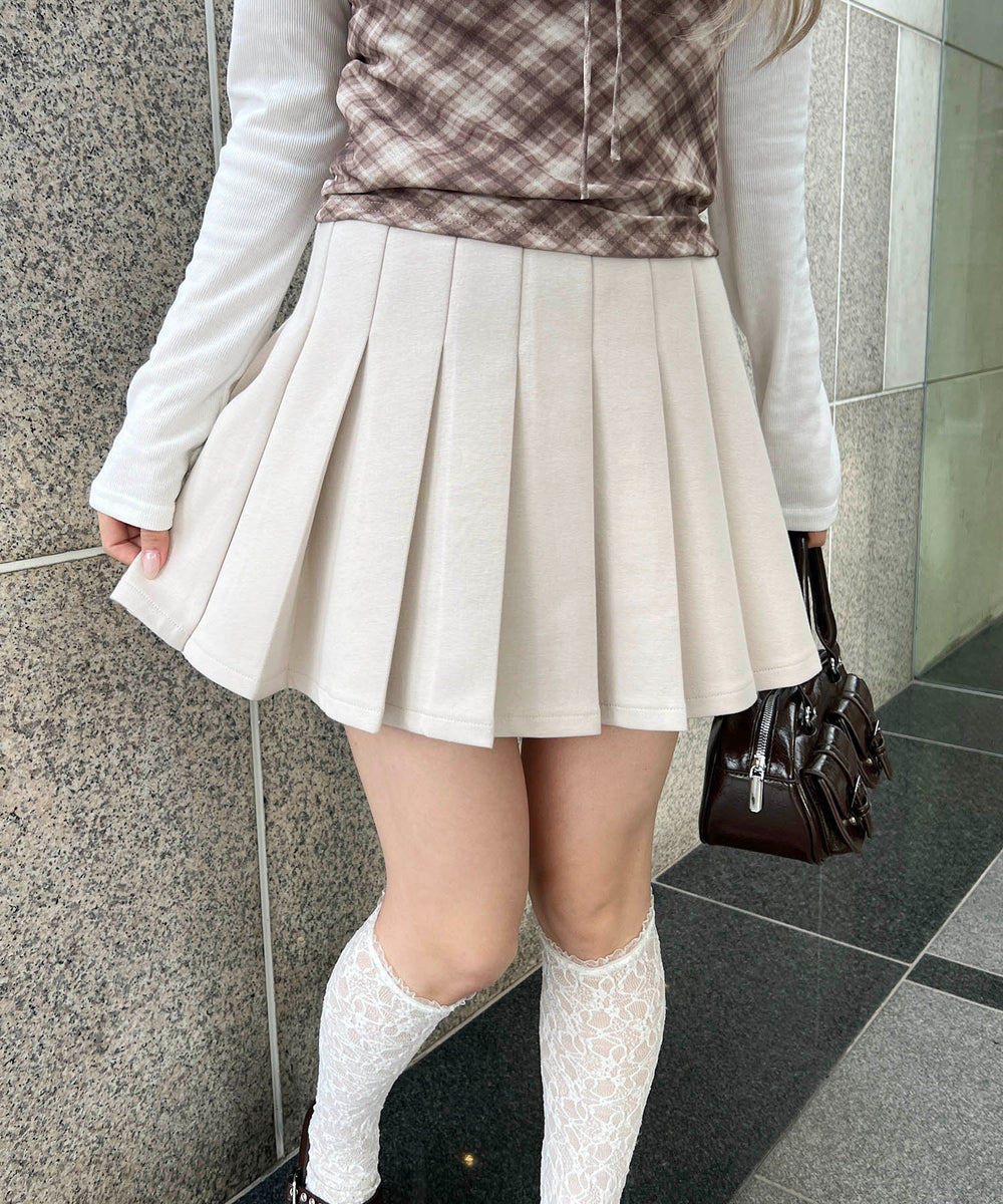 ベージュ モデル：160㎝ F着用