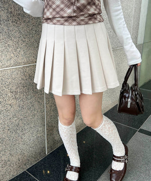 ベージュ モデル：160㎝ F着用