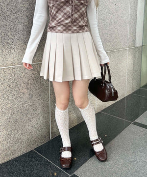 ベージュ モデル：160㎝ F着用