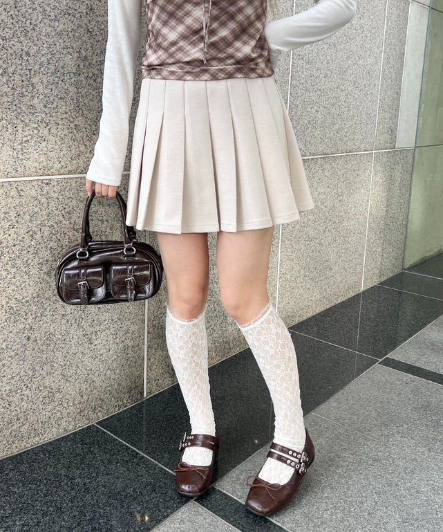 ベージュ モデル：160㎝ F着用