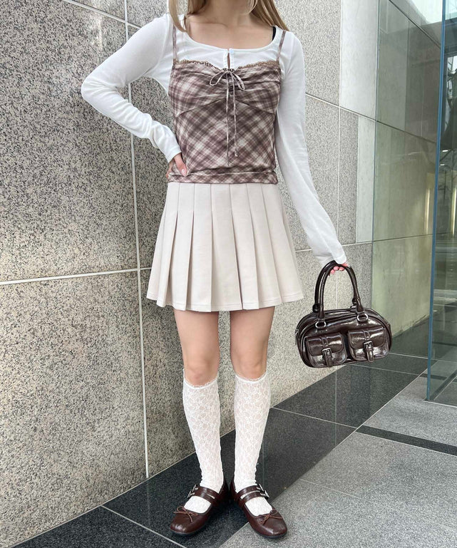 ベージュ モデル：160㎝ F着用