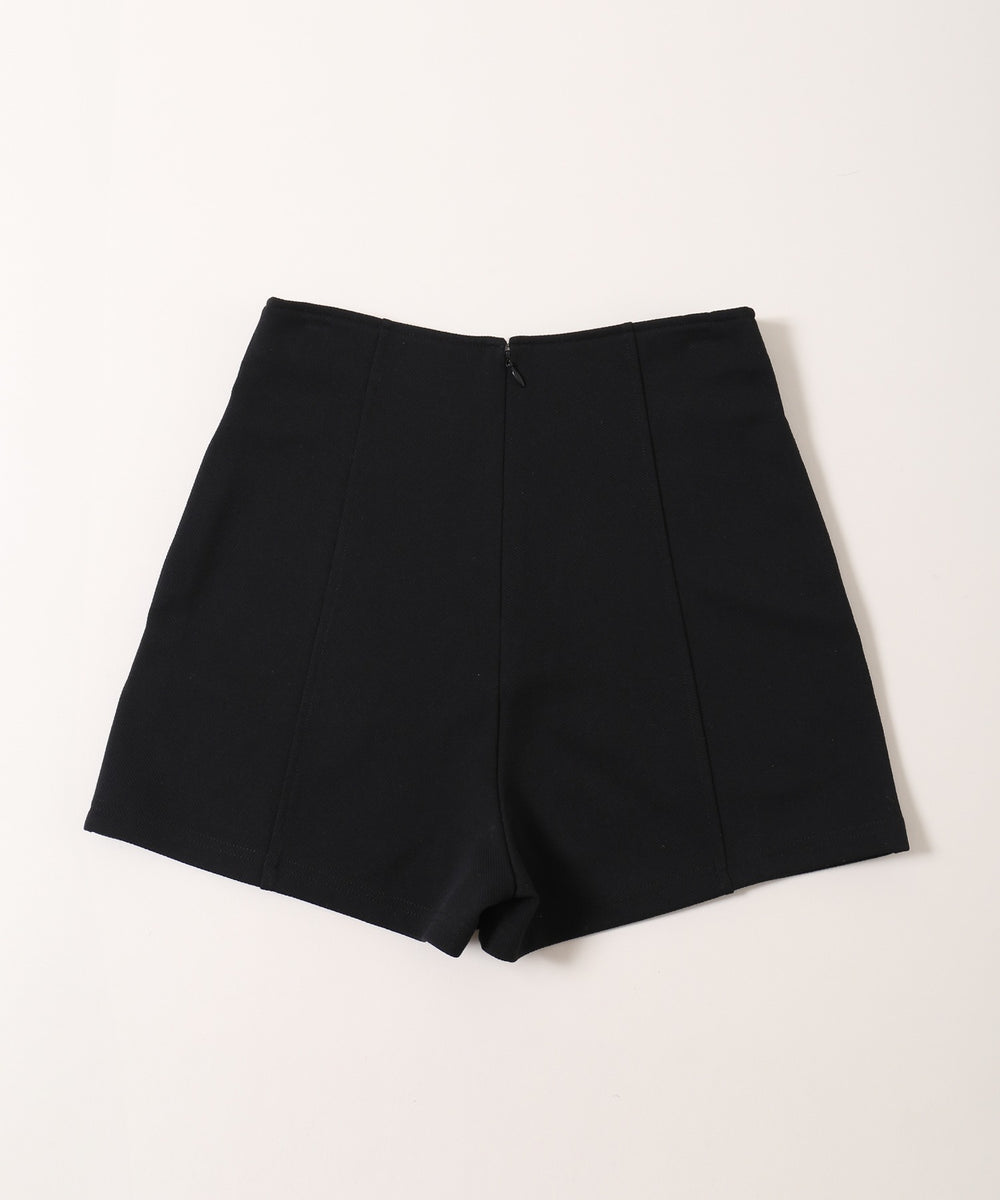 タックデザインショートパンツ