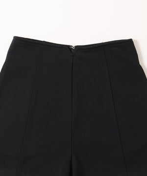 タックデザインショートパンツ